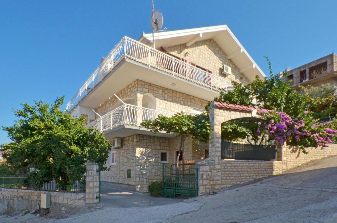 Apartments Pitesa Trogir Exterior photo