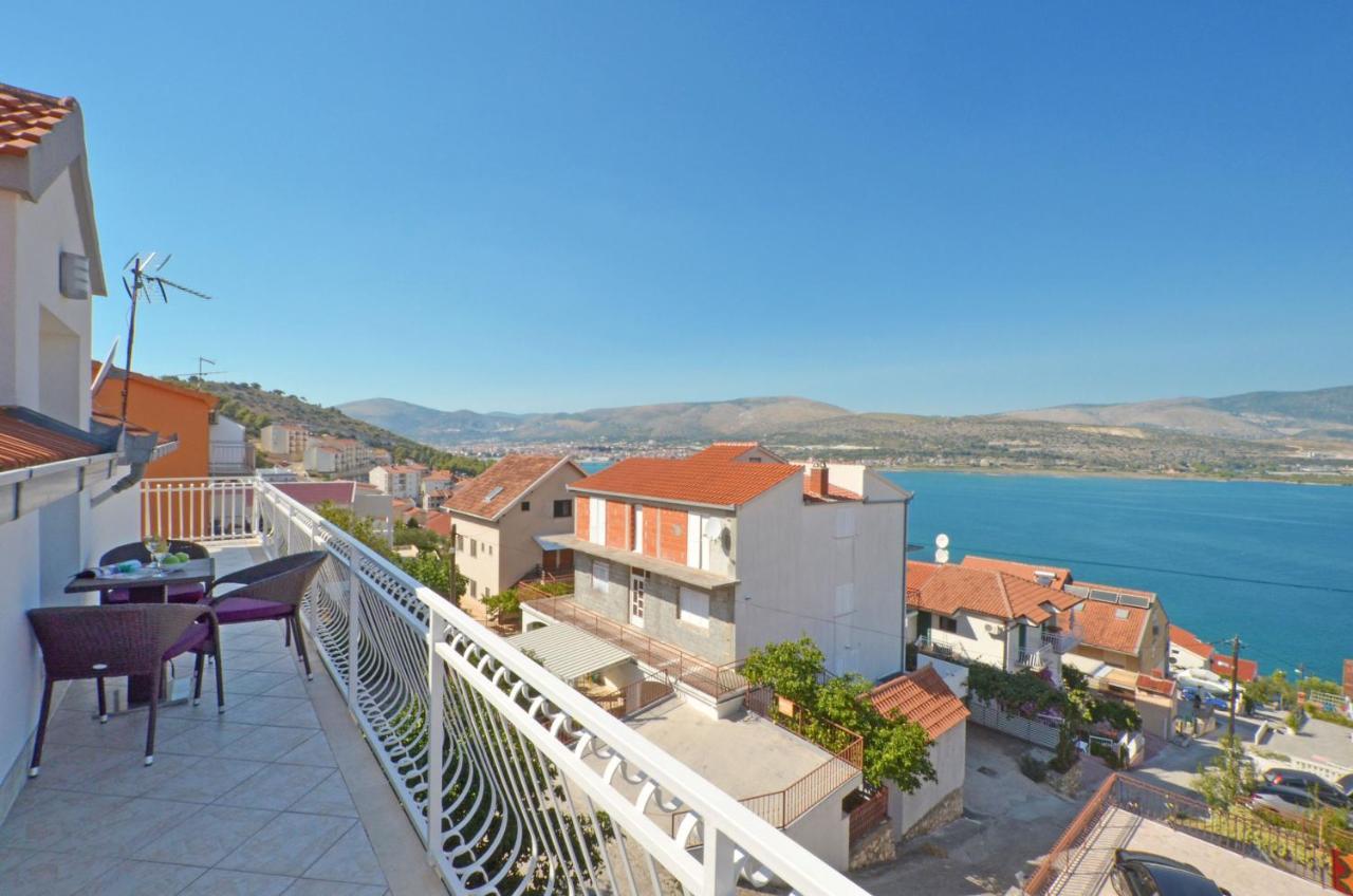 Apartments Pitesa Trogir Exterior photo