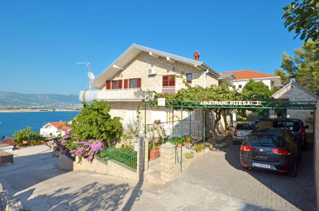 Apartments Pitesa Trogir Exterior photo