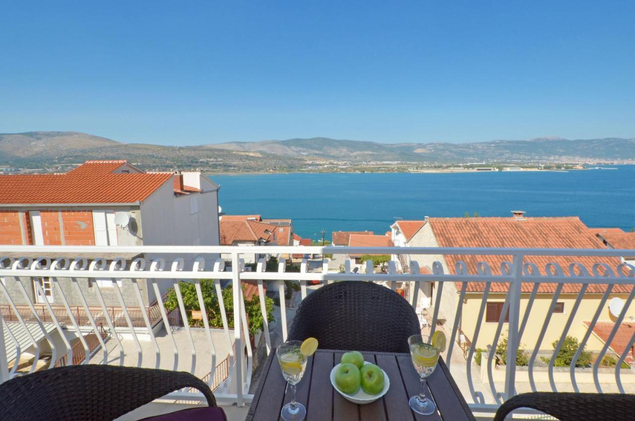 Apartments Pitesa Trogir Exterior photo