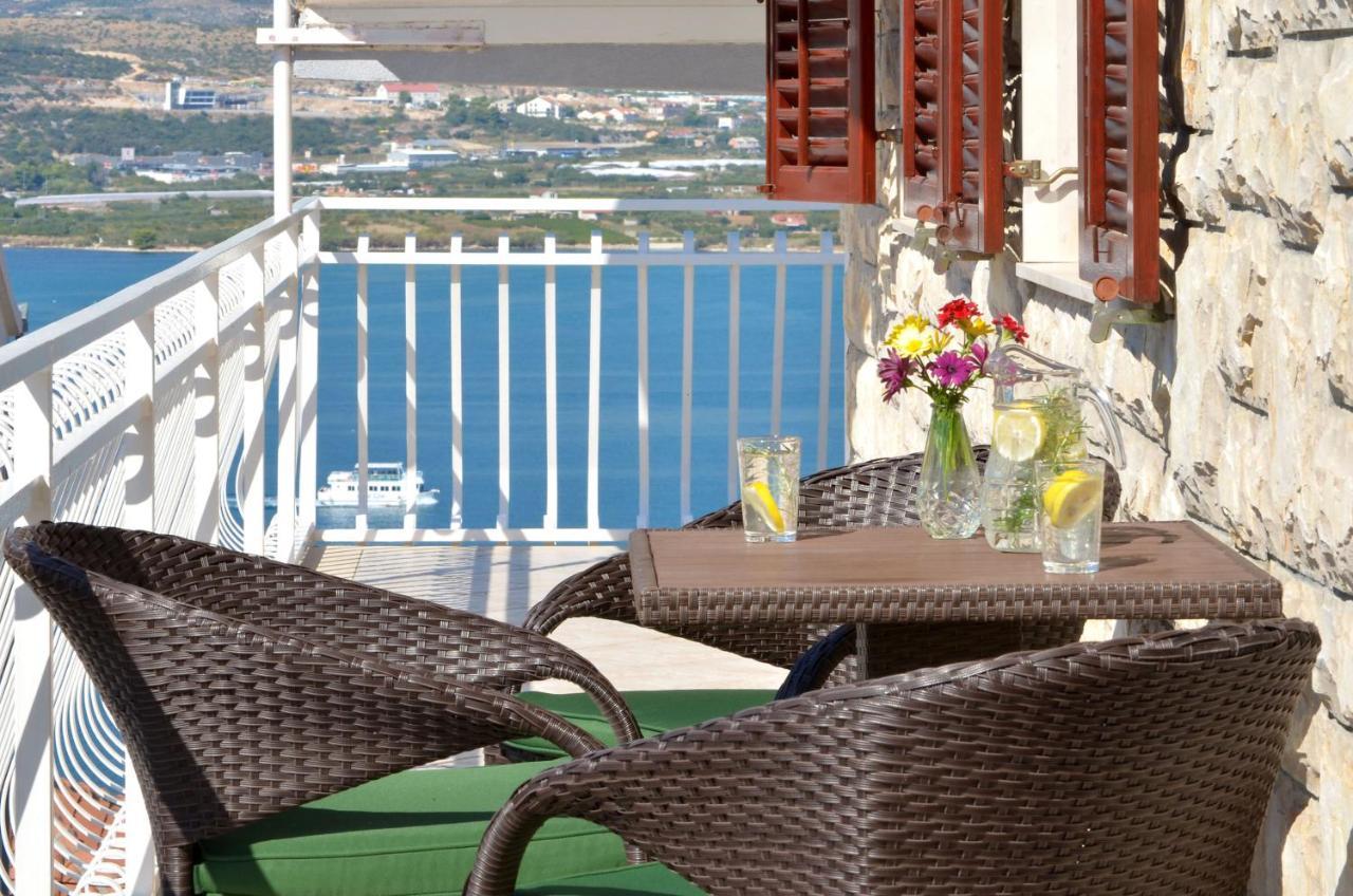 Apartments Pitesa Trogir Exterior photo