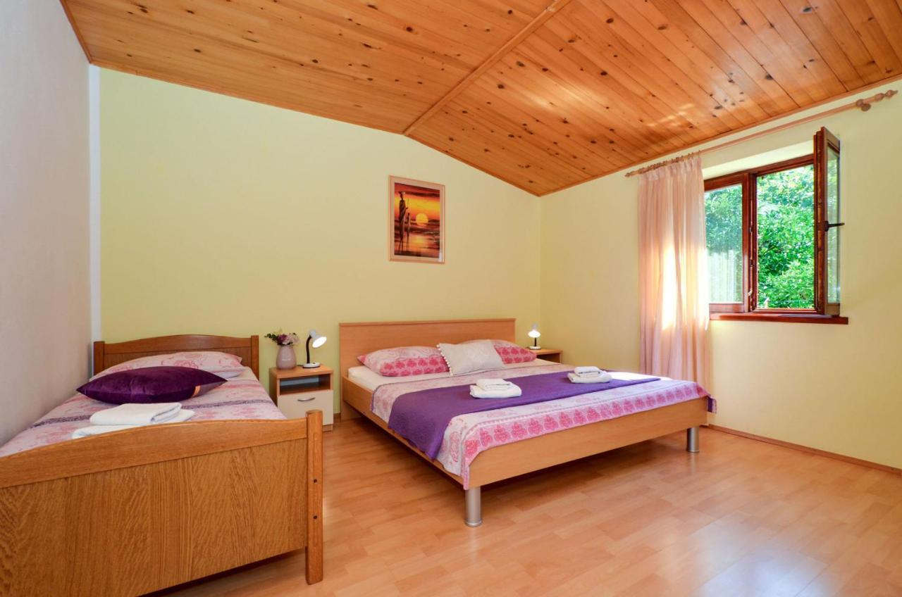 Apartments Pitesa Trogir Exterior photo
