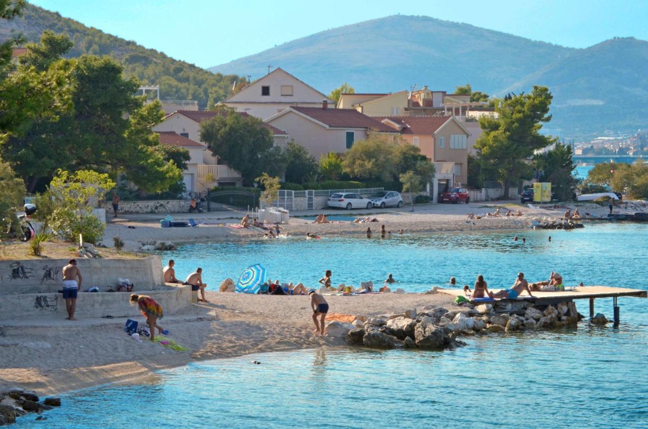 Apartments Pitesa Trogir Exterior photo