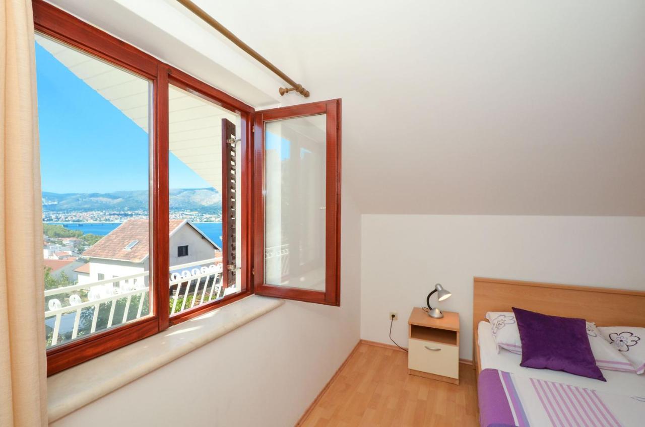 Apartments Pitesa Trogir Exterior photo