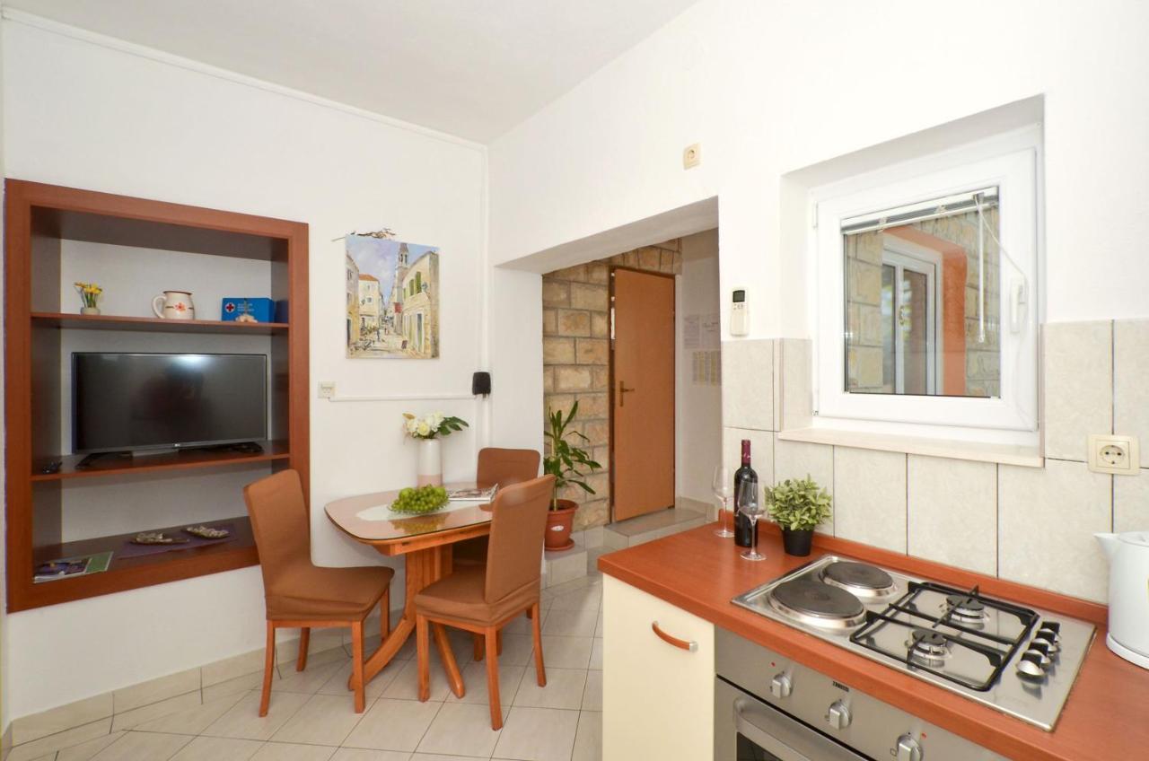 Apartments Pitesa Trogir Exterior photo