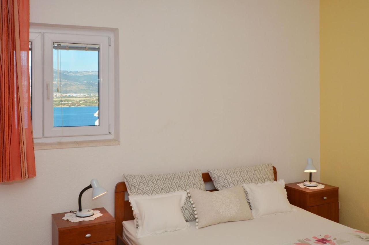 Apartments Pitesa Trogir Exterior photo