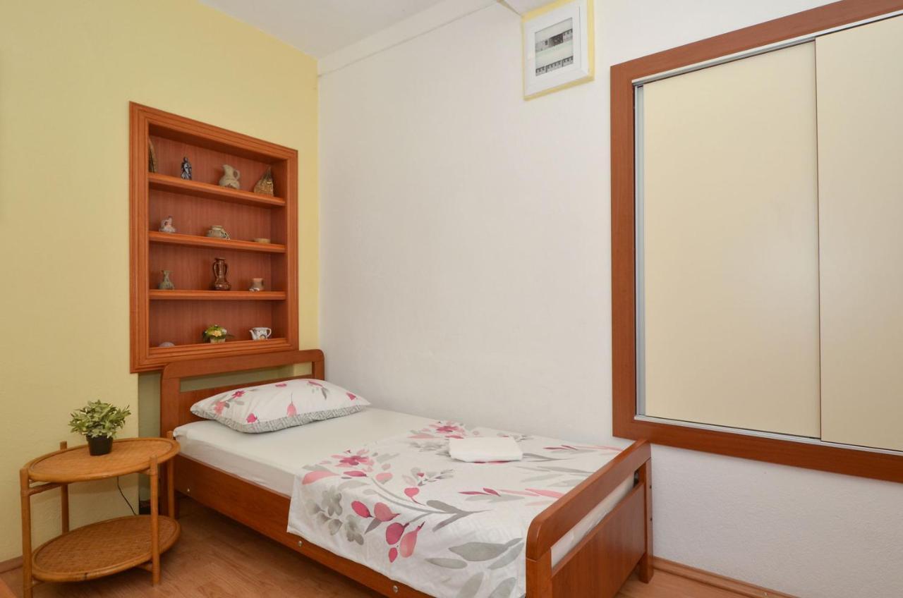 Apartments Pitesa Trogir Exterior photo