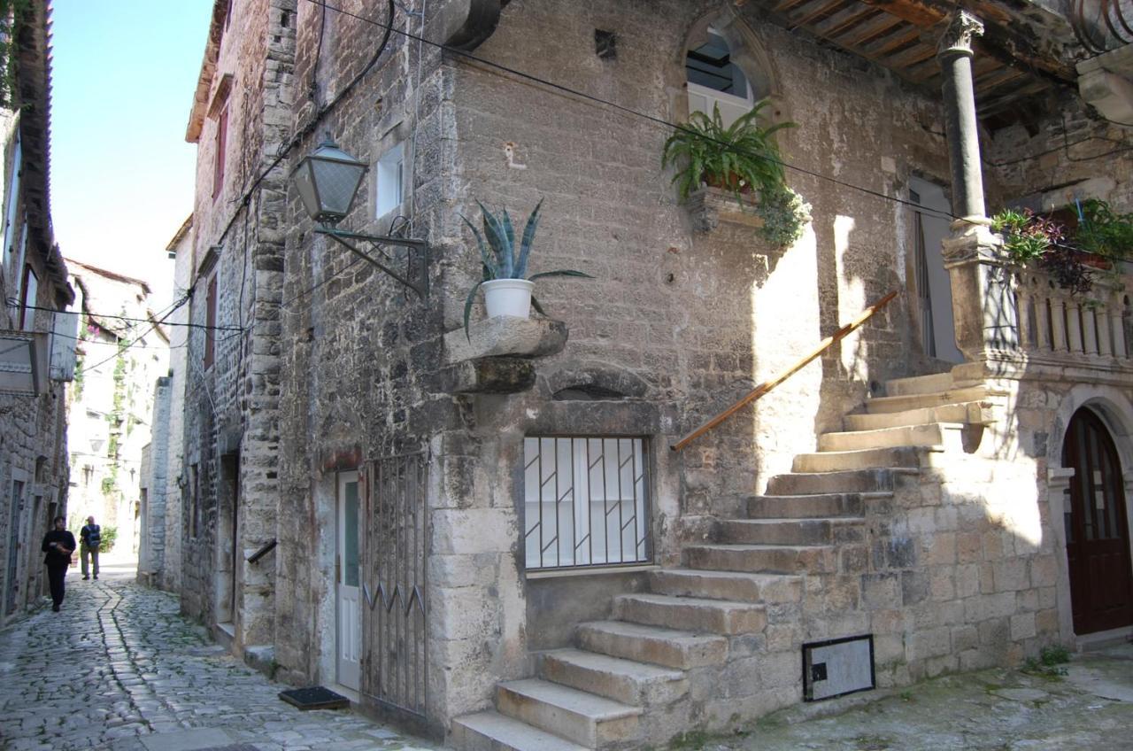 Apartments Pitesa Trogir Exterior photo