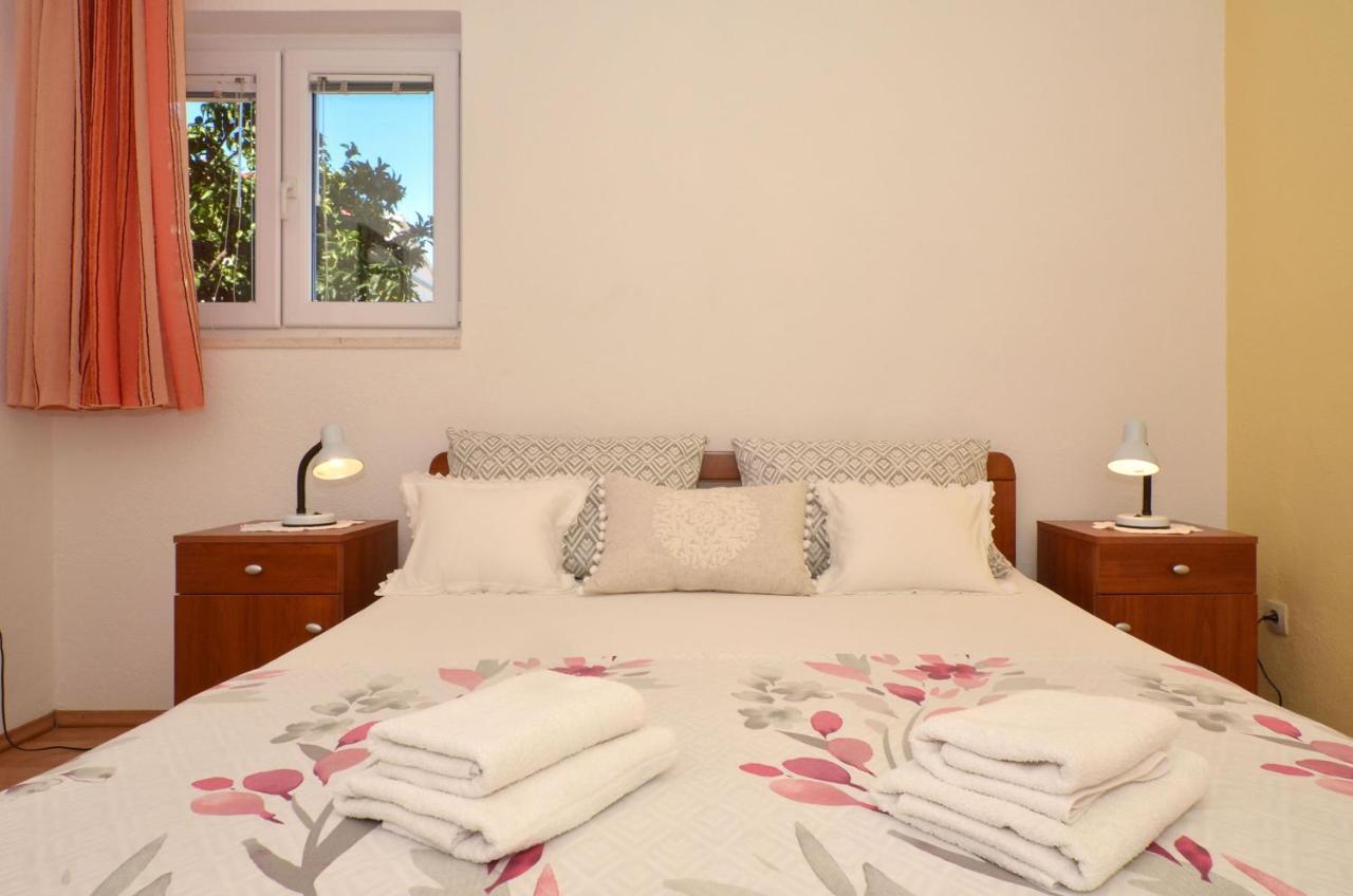 Apartments Pitesa Trogir Exterior photo