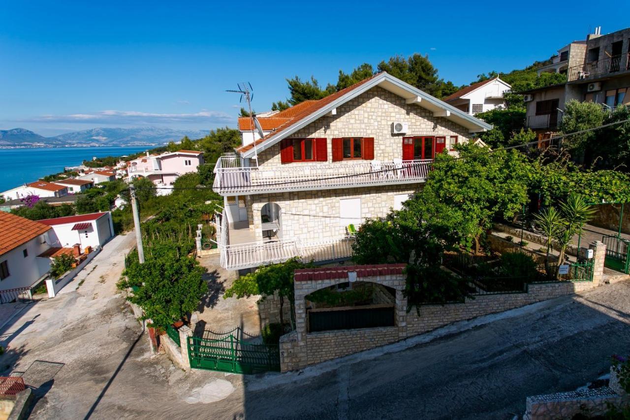 Apartments Pitesa Trogir Exterior photo